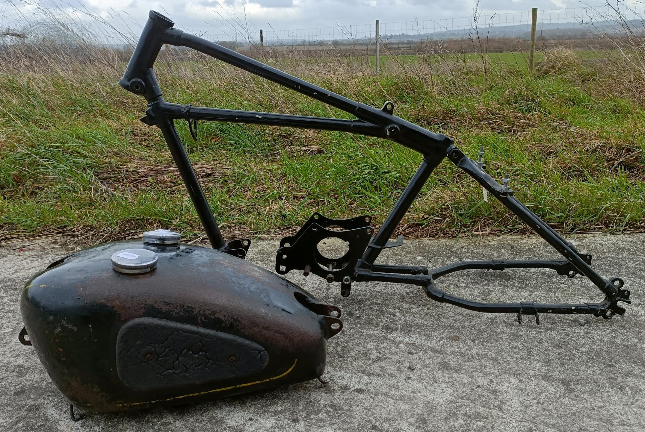 c.1930 Velocette GTP tank and a frame