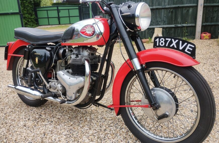 1961 BSA A10 650 Golden Flash