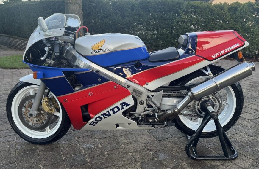 1988 Honda VFR 750R RC 30