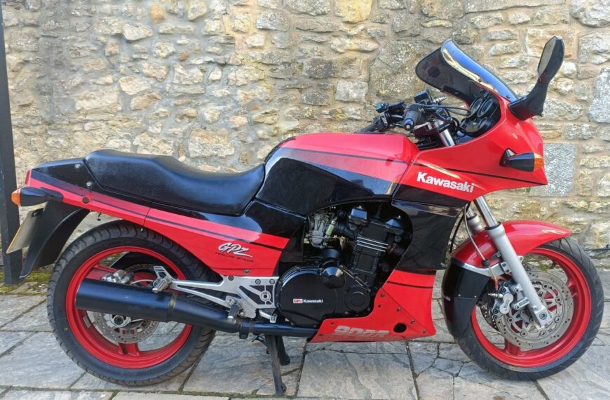 1997 Kawasaki GPZ 900R – £2,875